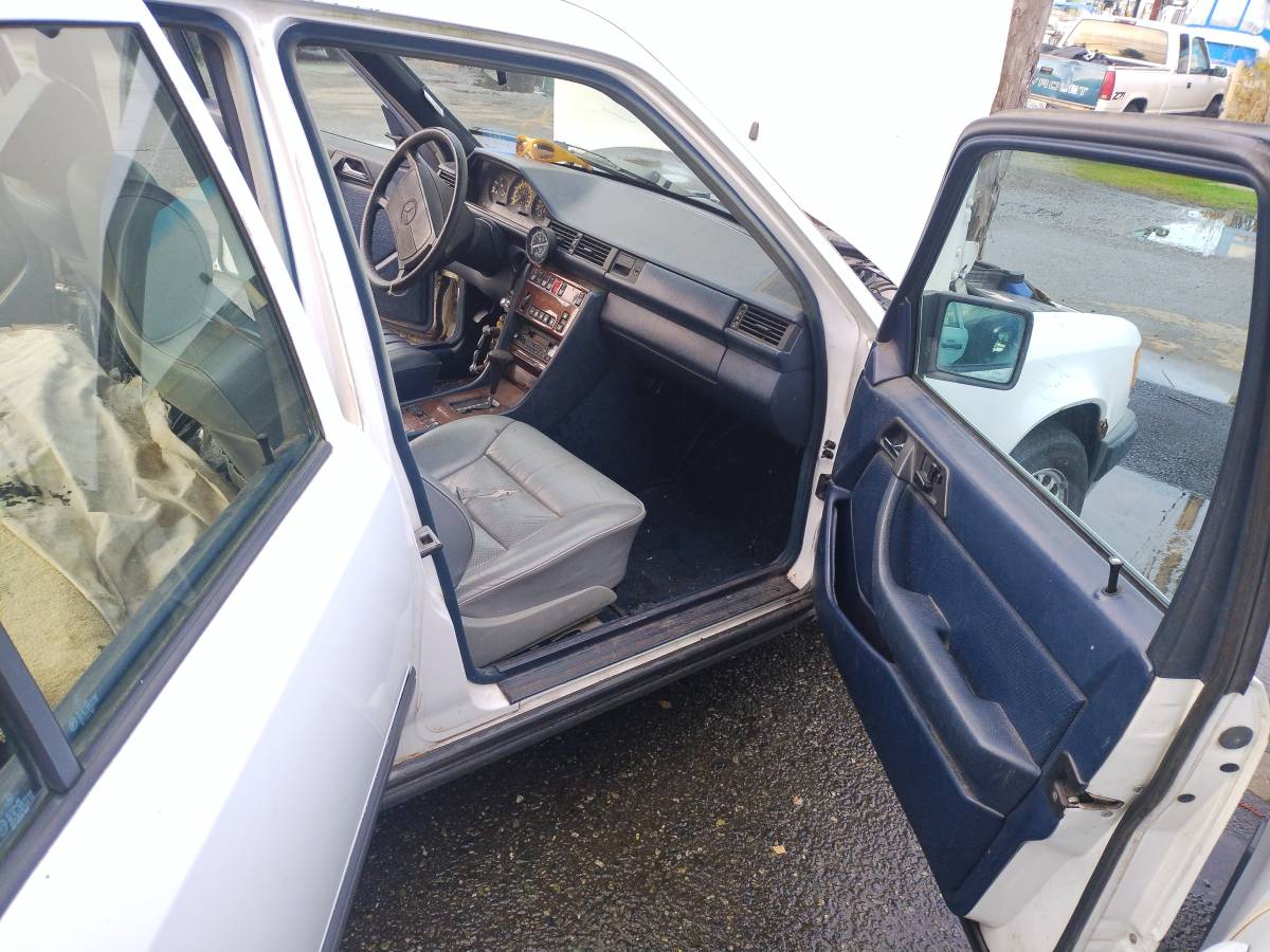 Mercedes-300td-diesel-1987-10