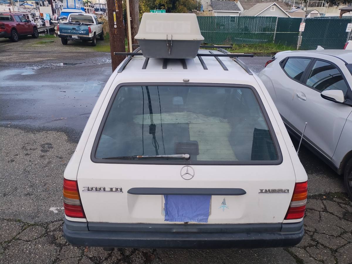 Mercedes-300td-diesel-1987-3