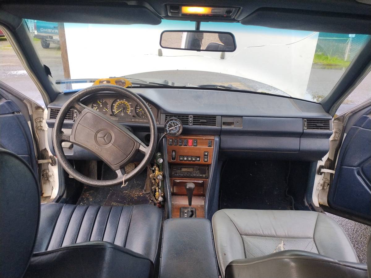 Mercedes-300td-diesel-1987-7