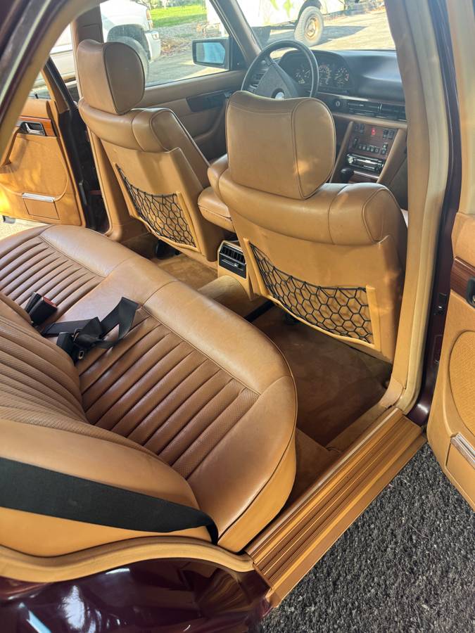 Mercedes-380-se-1985-2