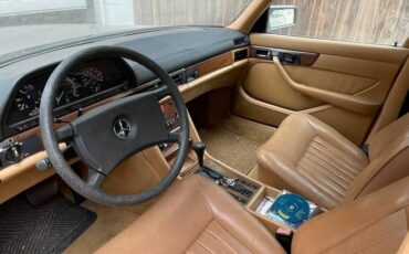 Mercedes-380-se-1985-3