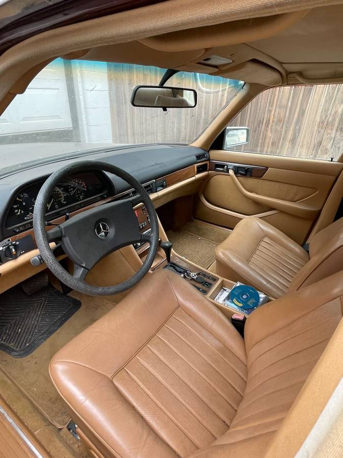 Mercedes-380-se-1985-3