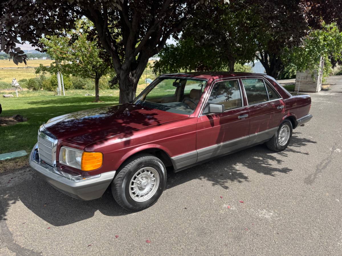 Mercedes-380-se-1985