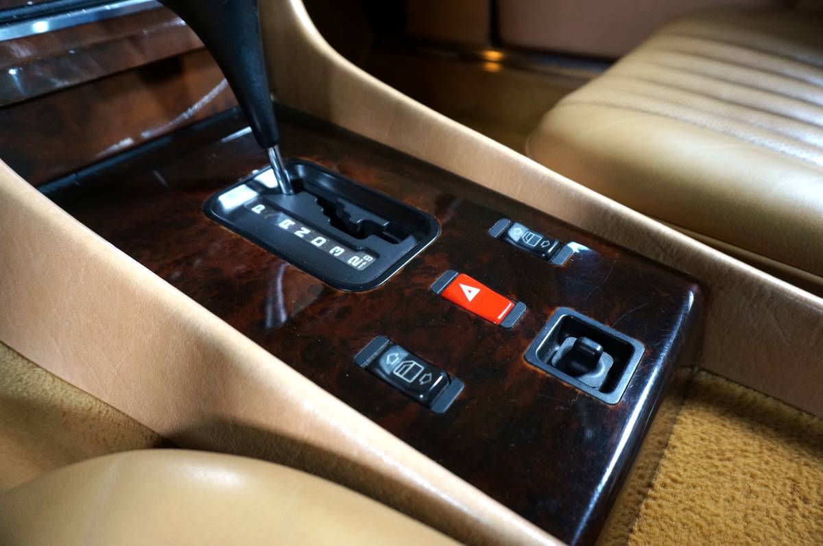 Mercedes-560sl-1989-12