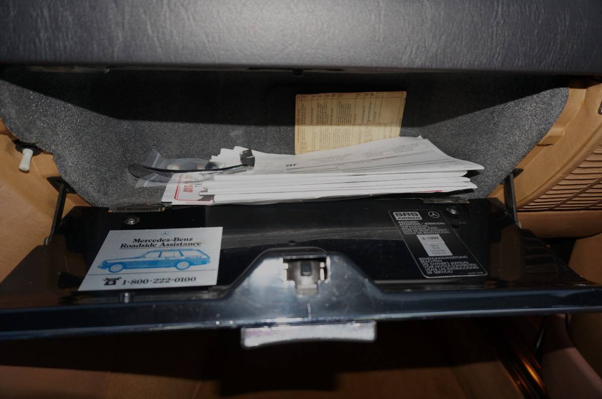 Mercedes-560sl-1989-20