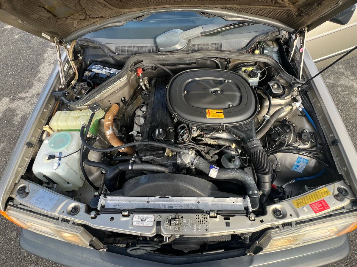 Mercedes-benz-190-series-1988-yellow-10