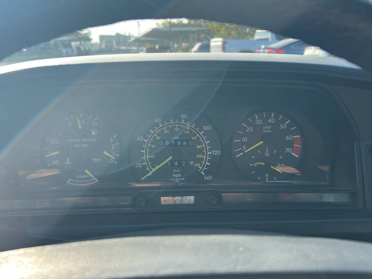 Mercedes-benz-190-series-1988-yellow-12