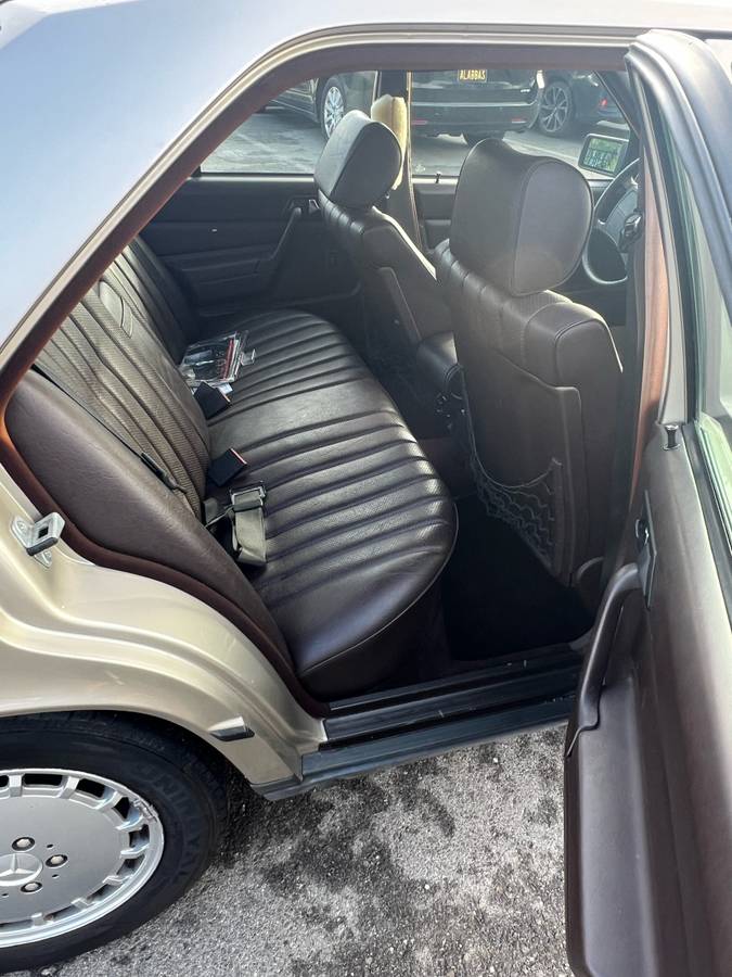 Mercedes-benz-190-series-1988-yellow-9