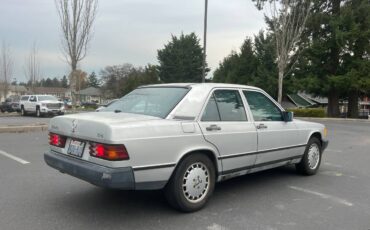 Mercedes-benz-190d-diesel-1985-silver-7