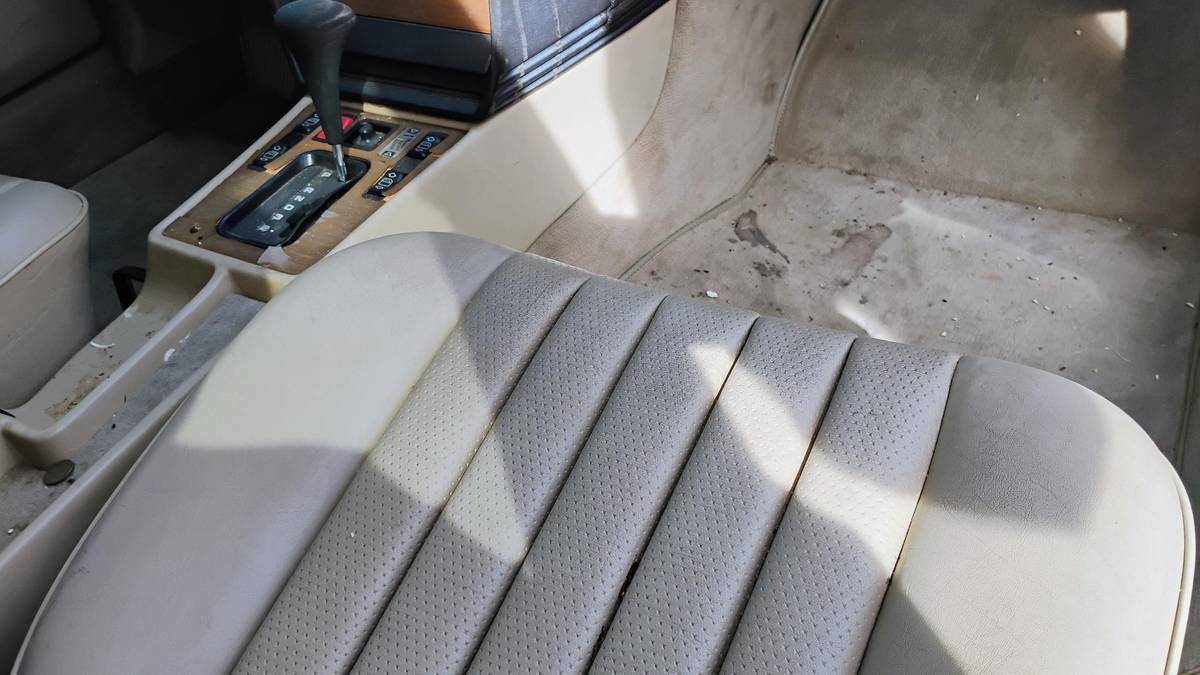 Mercedes-benz-190d-diesel-1989-brown-5