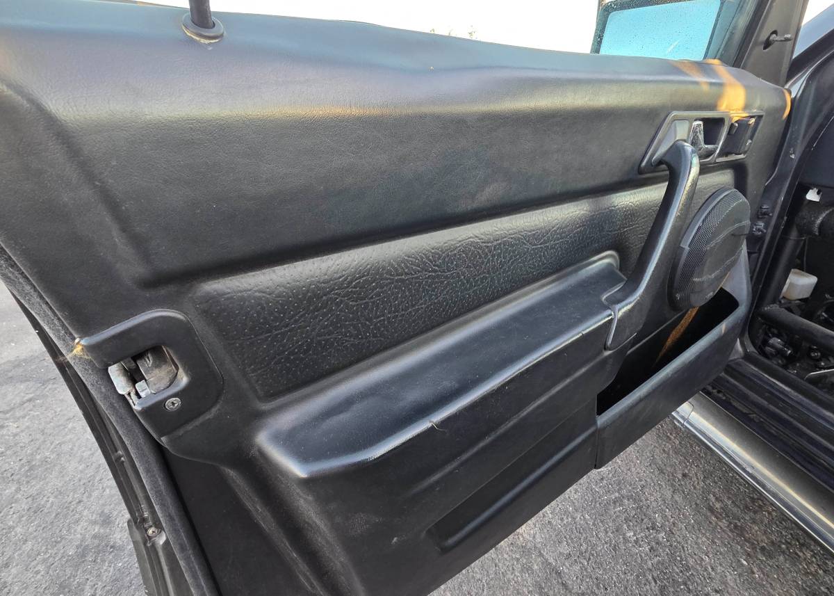 Mercedes-benz-190e-16v-1986-silver-15