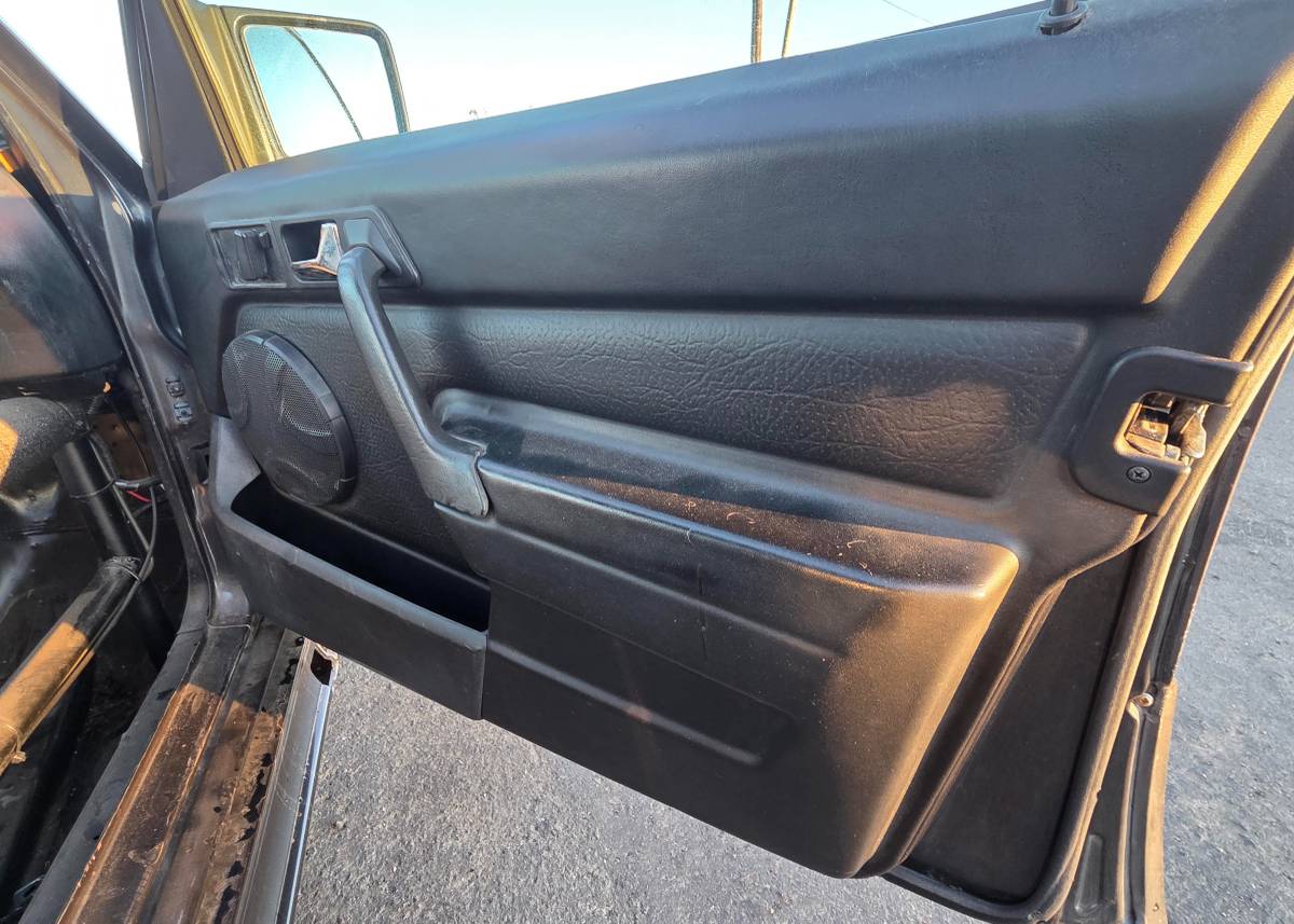 Mercedes-benz-190e-16v-1986-silver-5