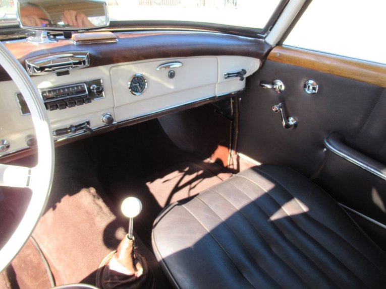 Mercedes-benz-190sl-1962-Ivory-Tobacco-Brown-16