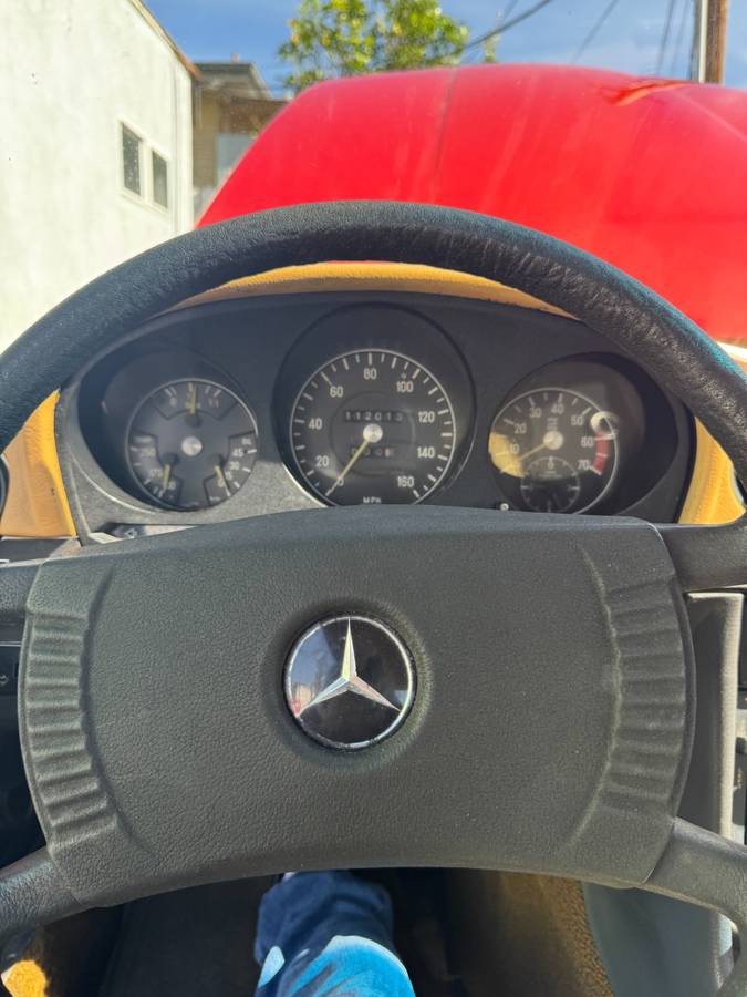 Mercedes-benz-1975-red-5