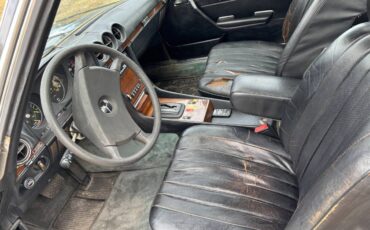 Mercedes-benz-1982-black-13