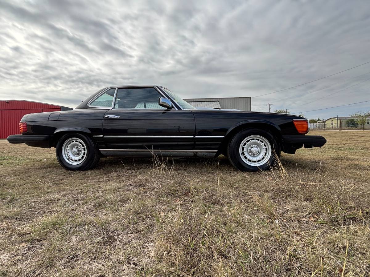 Mercedes-benz-1982-black-4