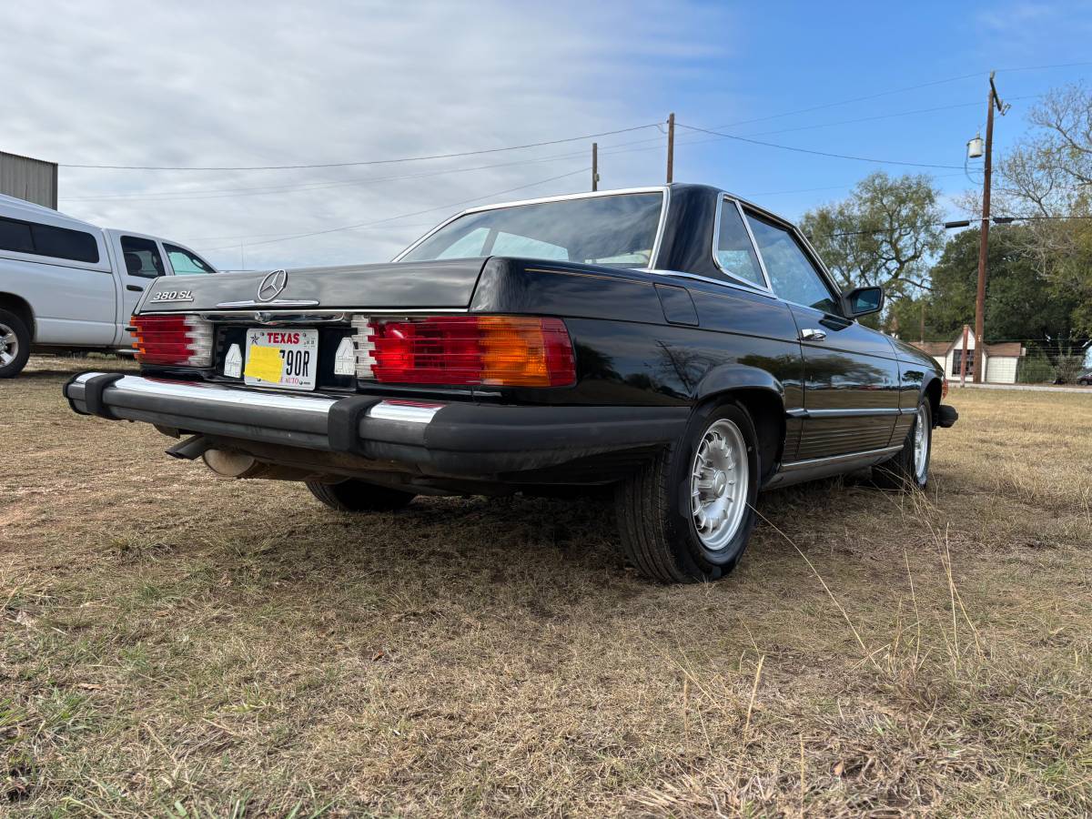 Mercedes-benz-1982-black-5