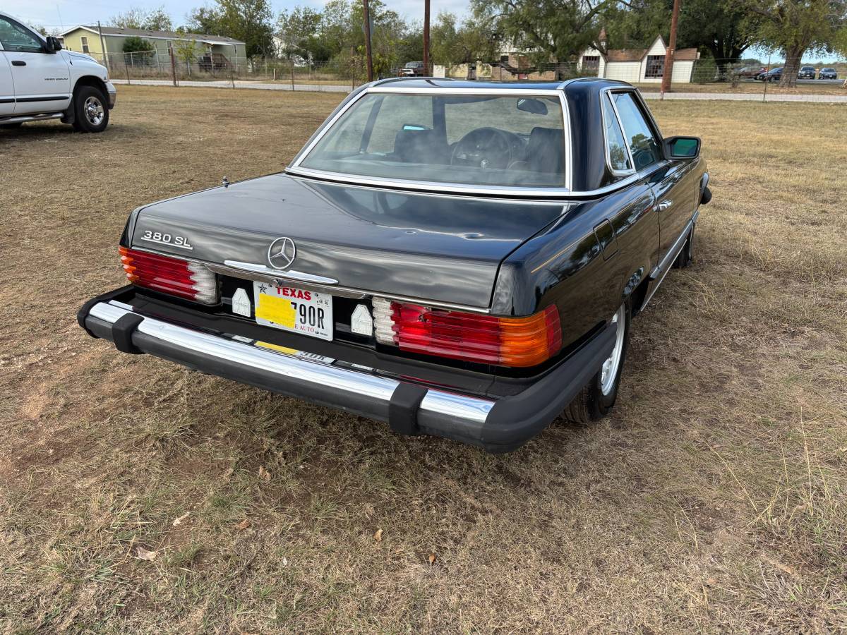 Mercedes-benz-1982-black-6