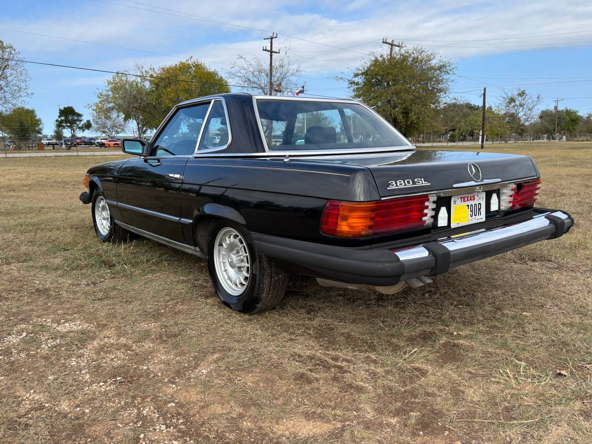 Mercedes-benz-1982-black-9