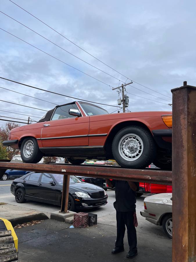 Mercedes-benz-1982-orange-8