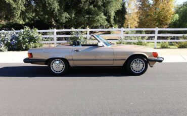 Mercedes-benz-1986-3