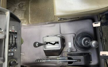 Mercedes-benz-230ge-1990-green-15