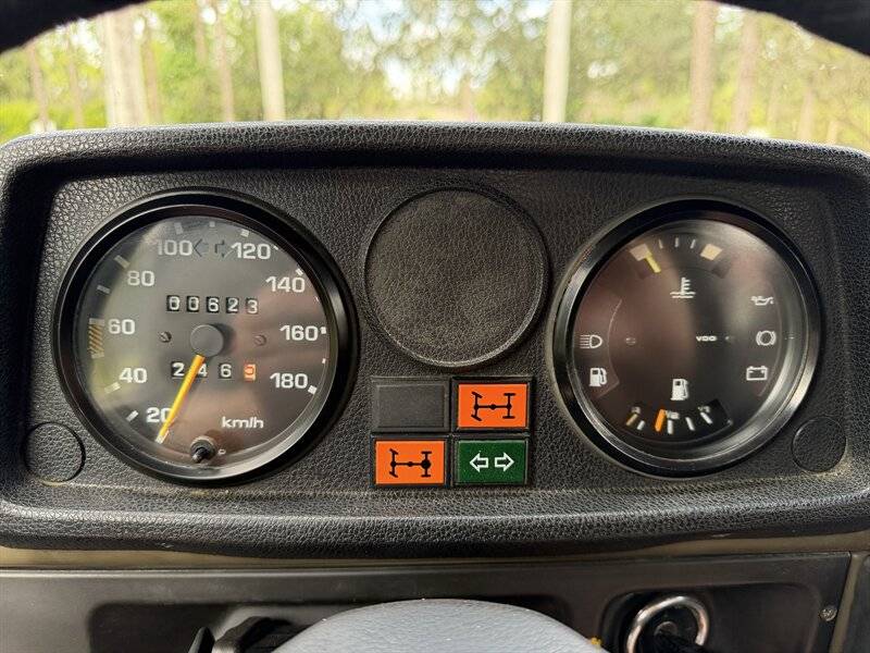 Mercedes-benz-230ge-1990-green-2