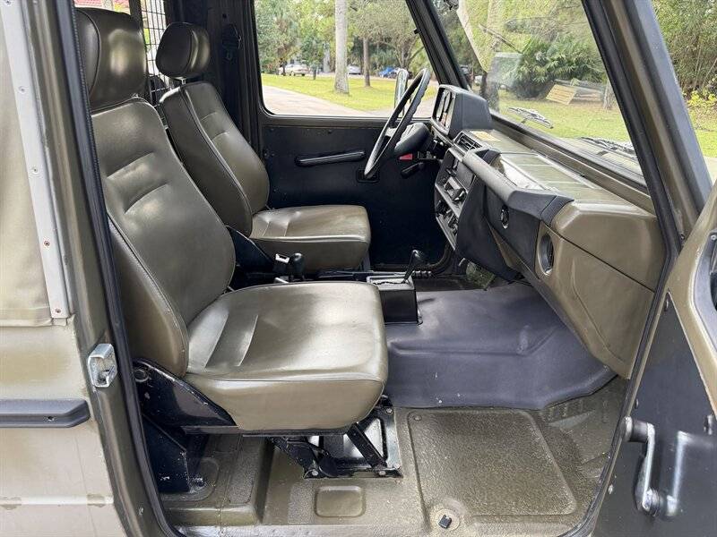 Mercedes-benz-230ge-1990-green-20