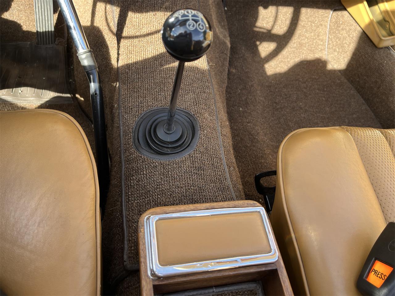 Mercedes-benz-250sl-1967-Light-Ivory-Cognac-MB-Tex-17