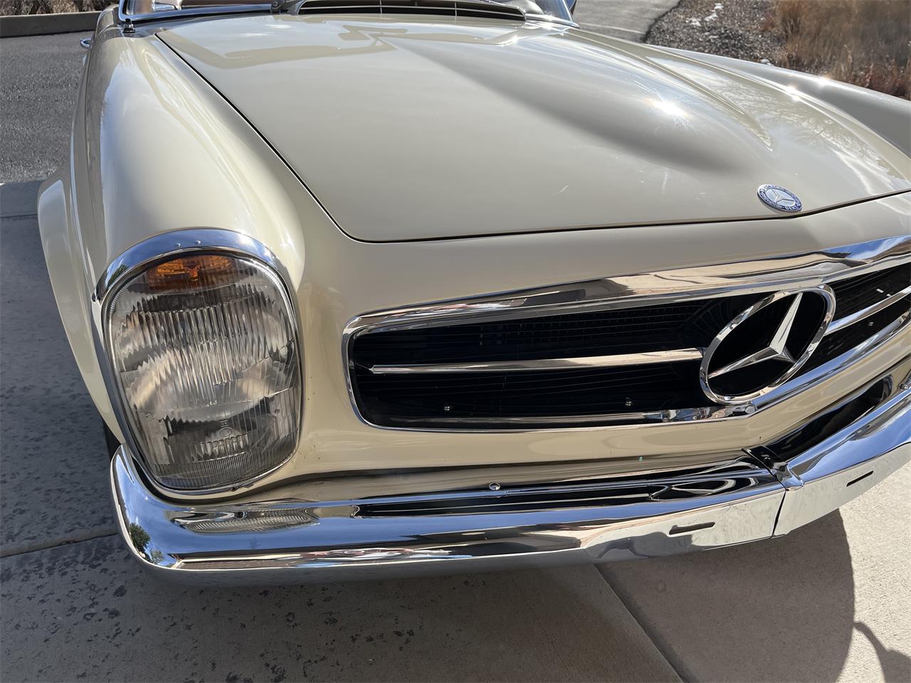 Mercedes-benz-250sl-1967-Light-Ivory-Cognac-MB-Tex-28