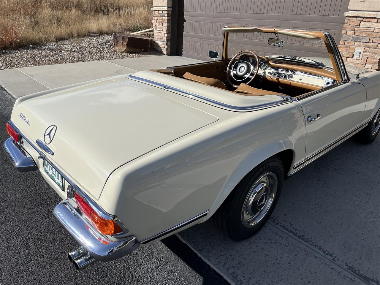Mercedes-benz-250sl-1967-Light-Ivory-Cognac-MB-Tex-32