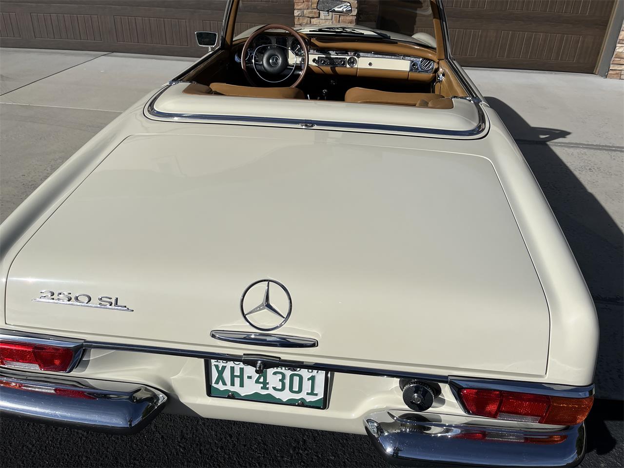 Mercedes-benz-250sl-1967-Light-Ivory-Cognac-MB-Tex-33