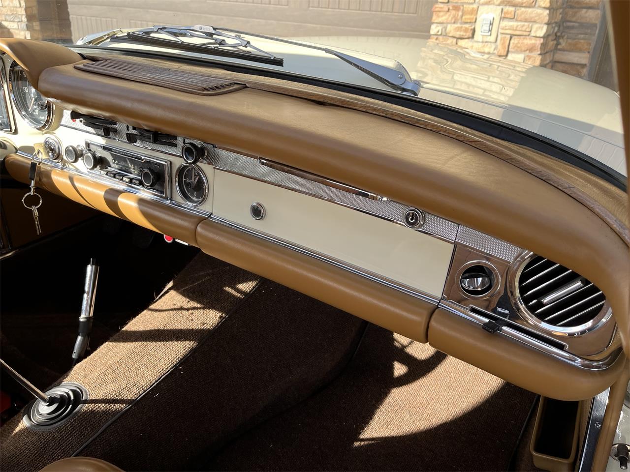 Mercedes-benz-250sl-1967-Light-Ivory-Cognac-MB-Tex-41