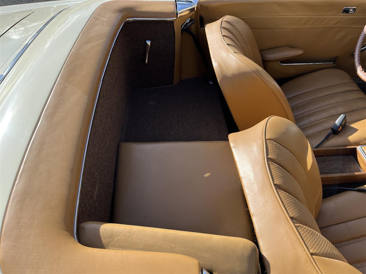 Mercedes-benz-250sl-1967-Light-Ivory-Cognac-MB-Tex-42
