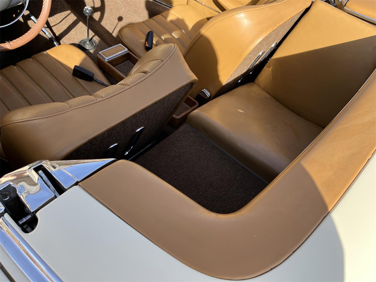 Mercedes-benz-250sl-1967-Light-Ivory-Cognac-MB-Tex-43