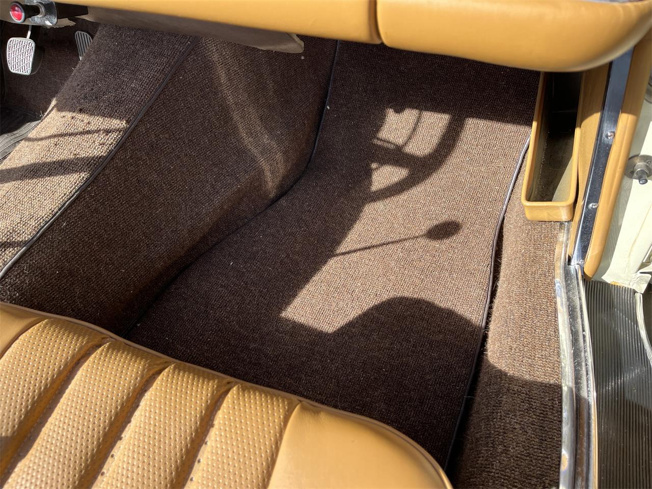 Mercedes-benz-250sl-1967-Light-Ivory-Cognac-MB-Tex-44