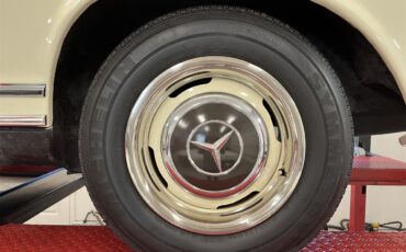Mercedes-benz-250sl-1967-Light-Ivory-Cognac-MB-Tex-57