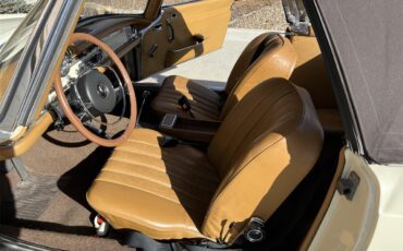 Mercedes-benz-250sl-1967-Light-Ivory-Cognac-MB-Tex-8