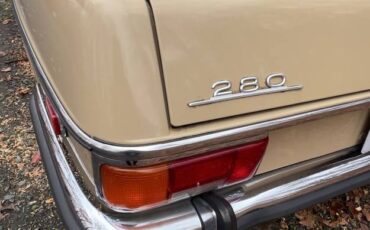 Mercedes-benz-280-se-1973-brown-15