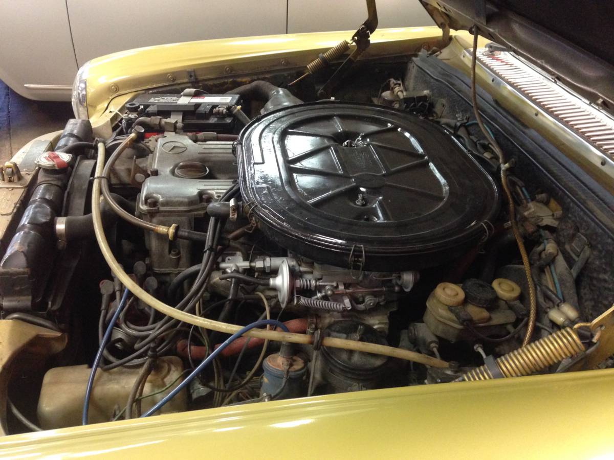 Mercedes-benz-280c-1974-custom-5