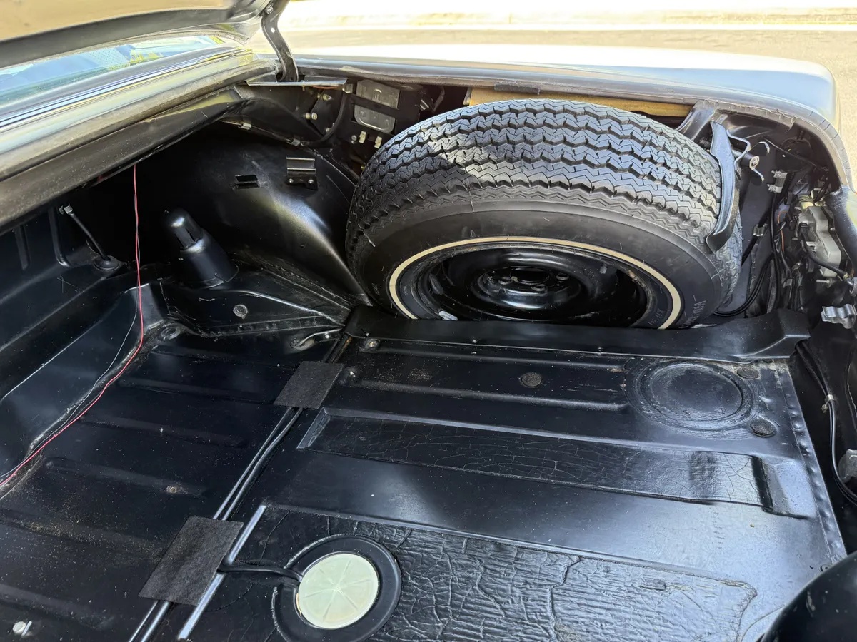 Mercedes-benz-280se-1970-Silver-Black-15