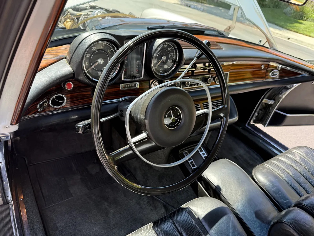 Mercedes-benz-280se-1970-Silver-Black-17