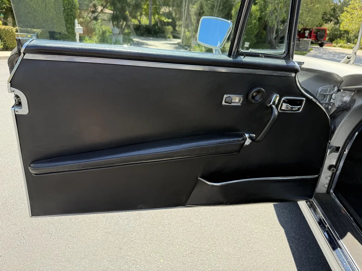 Mercedes-benz-280se-1970-Silver-Black-9