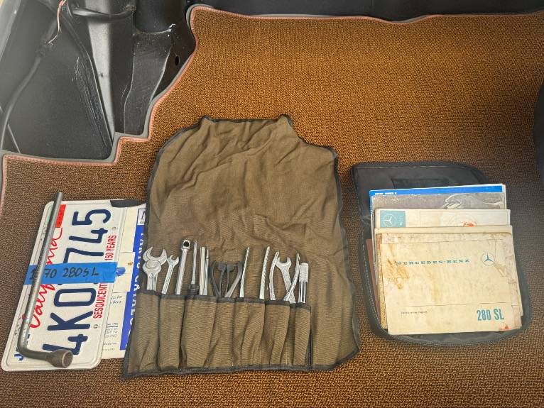 Mercedes-benz-280sl-1971-3