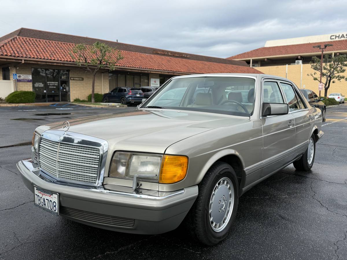 Mercedes-benz-300-1989-brown-1