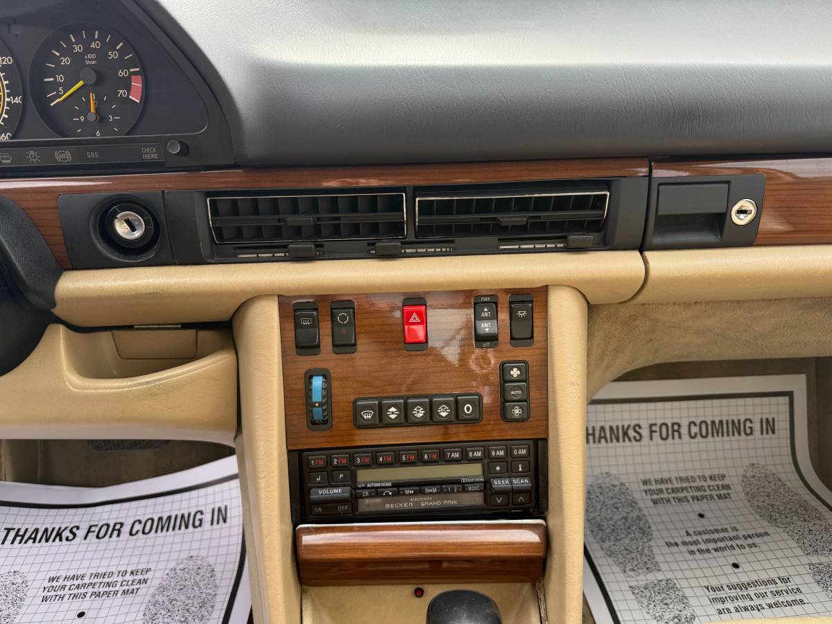 Mercedes-benz-300-1989-brown-12