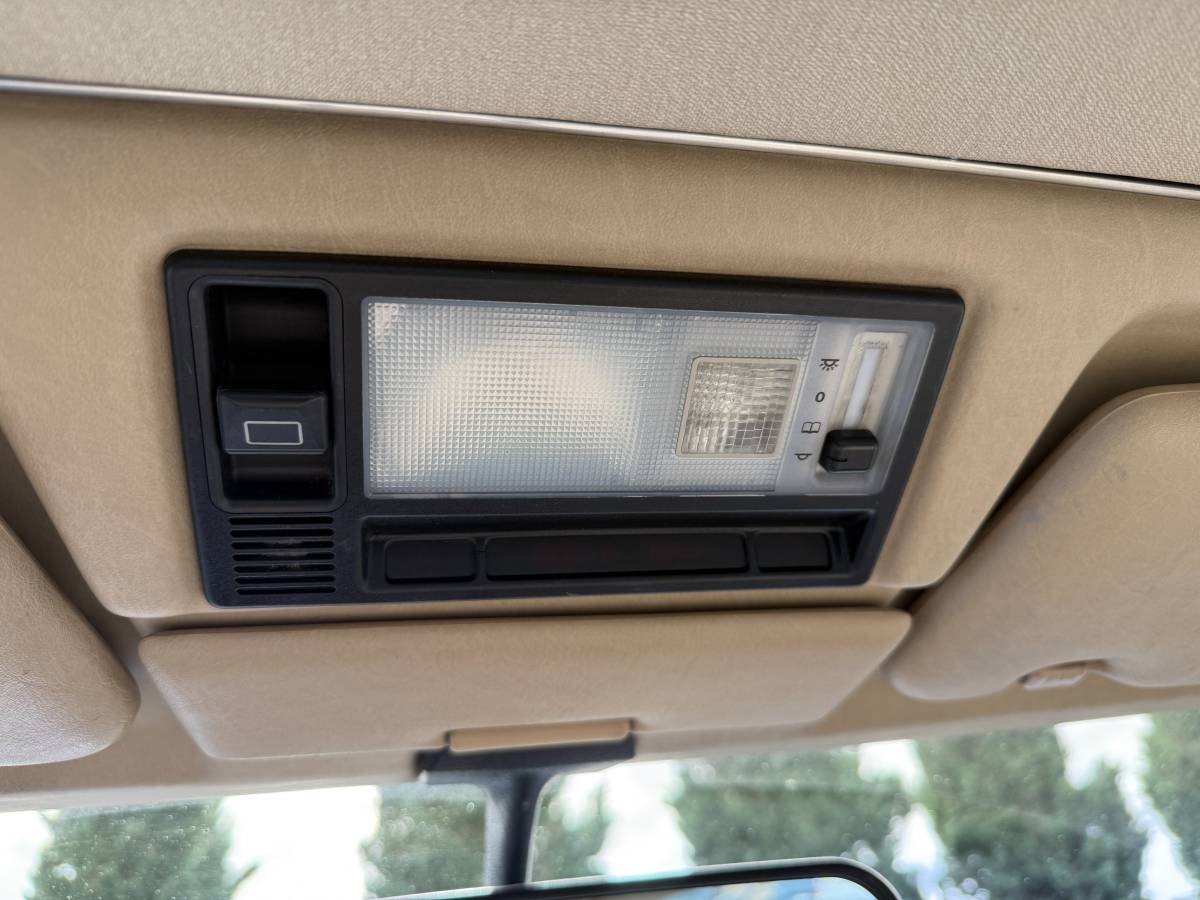 Mercedes-benz-300-1989-brown-14