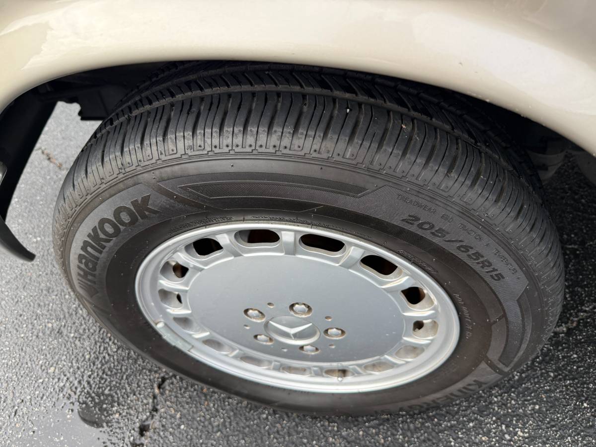 Mercedes-benz-300-1989-brown-18