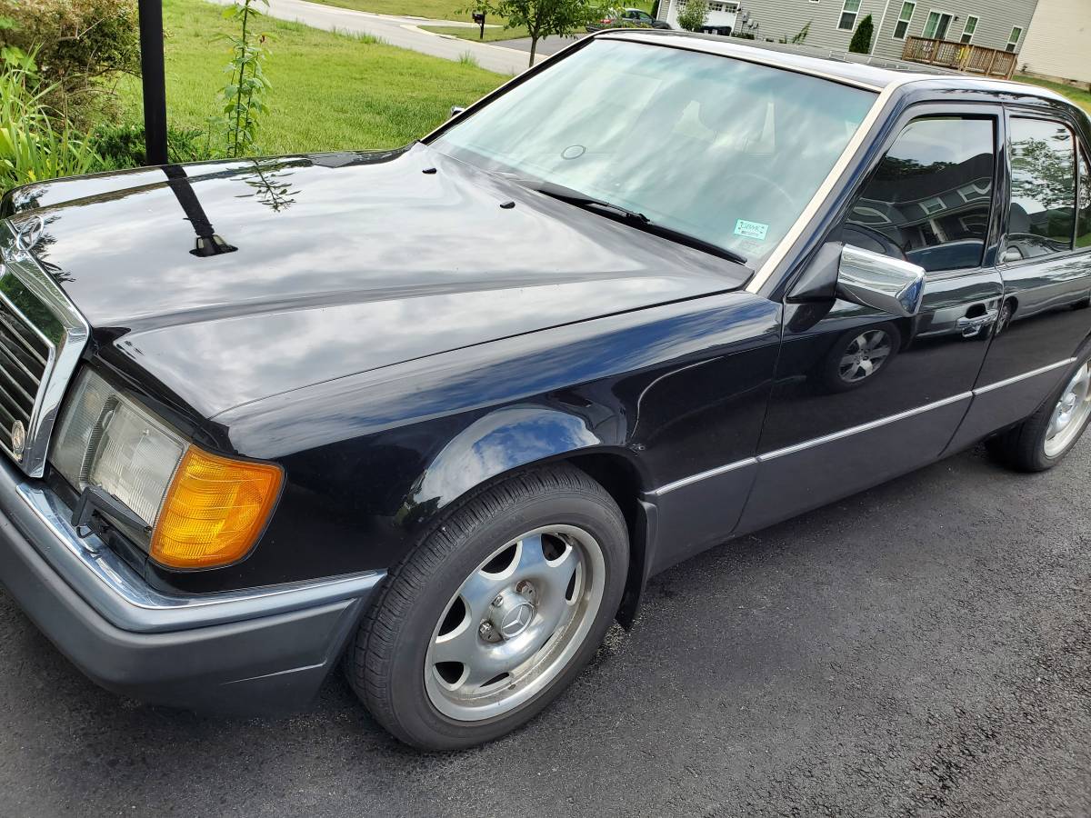 Mercedes-benz-300-d-diesel-1993-black-1