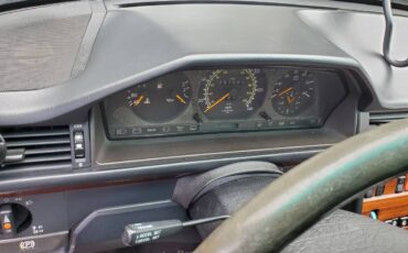 Mercedes-benz-300-d-diesel-1993-black-3